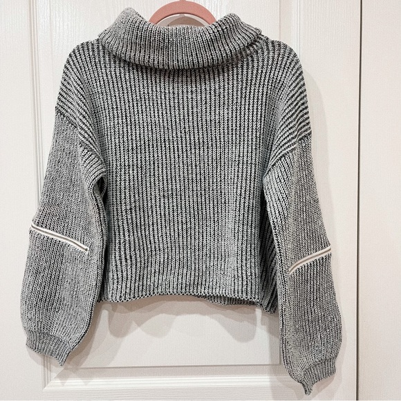 LF Zipper Sweater - Picture 5 of 10